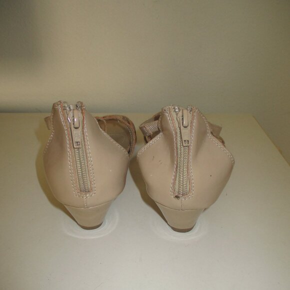 dexflex comfort Womens Tan Rear Zip Slingback Sandal w/2" Wedge NWOB - Size 11M - Picture 7 of 8